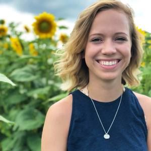 Meet your Posher, Becca